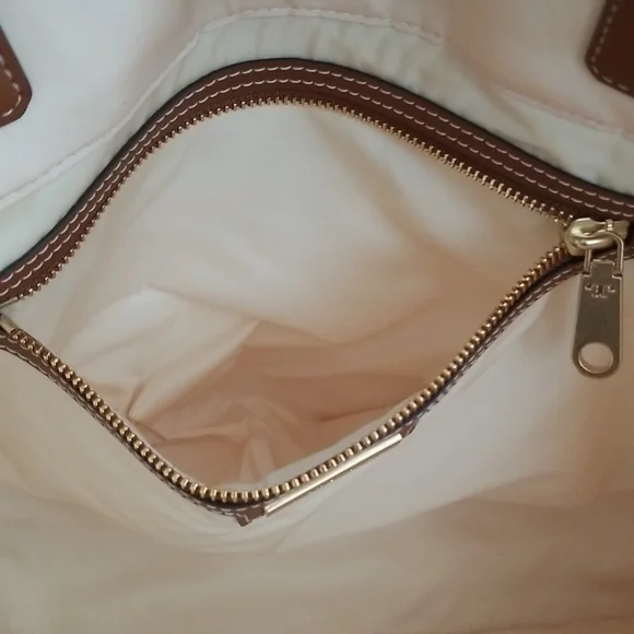 New Tory Burch Ella Printed Tote - Picture 10 of 13